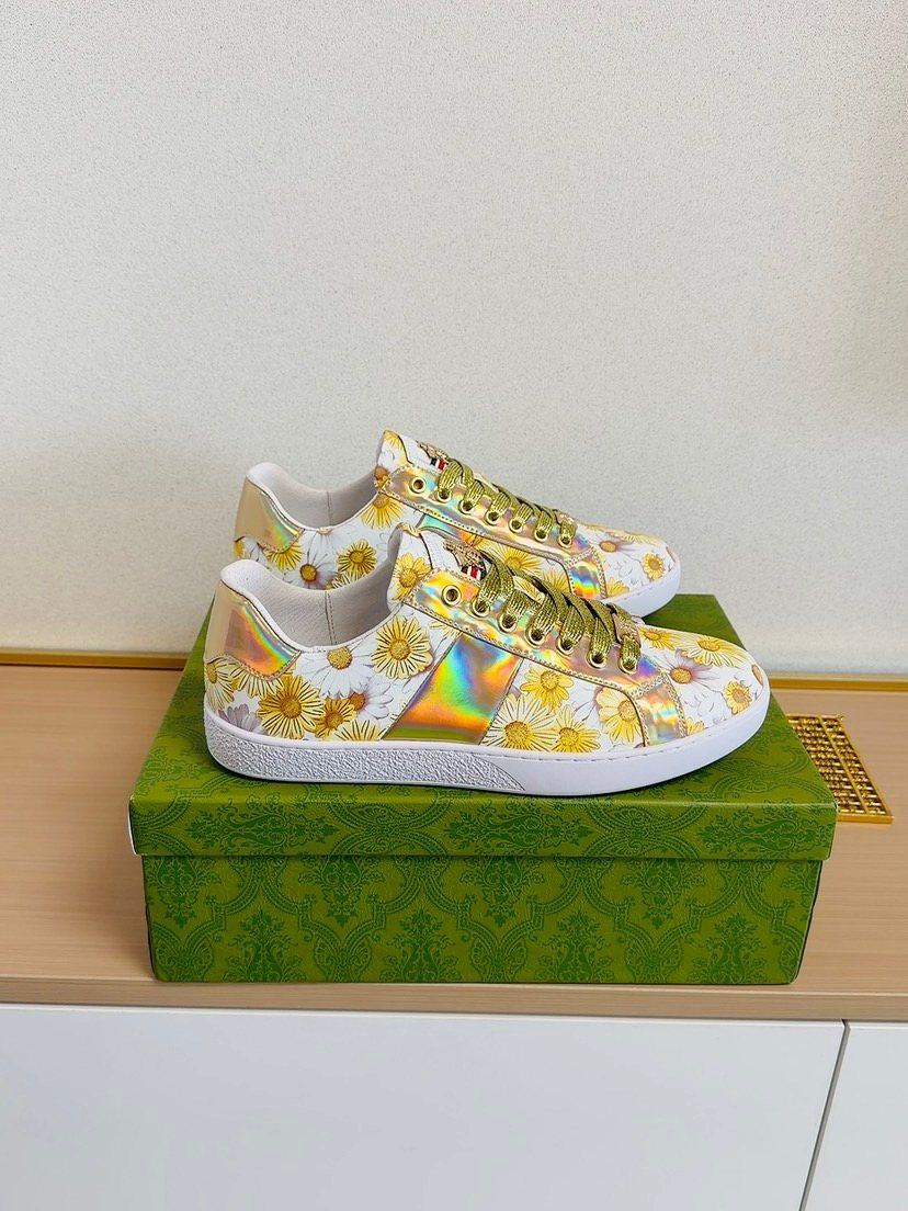 Gucci Floral Low-Top Sneakers — side