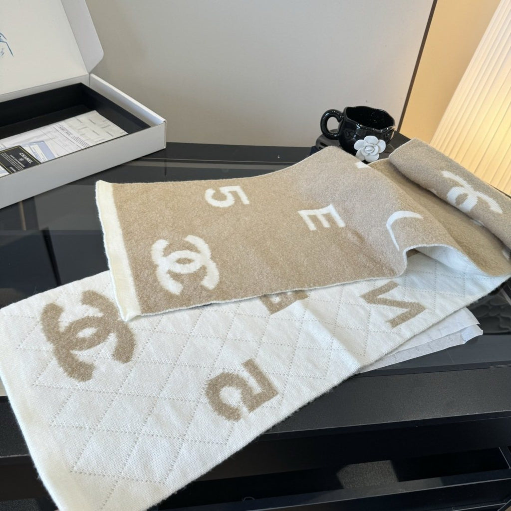 Chanel Logo Motif Knit Scarf — front
