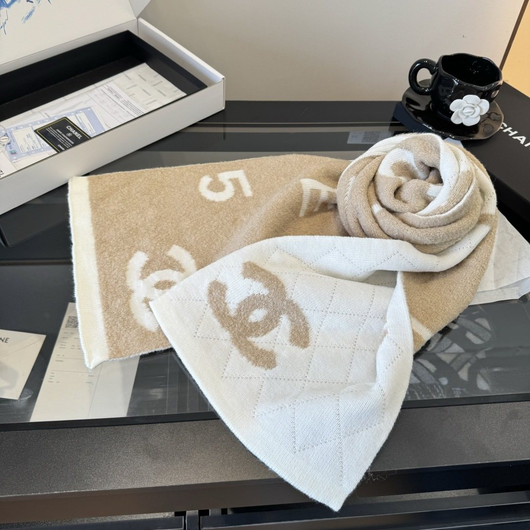 Chanel Logo Motif Knit Scarf — front