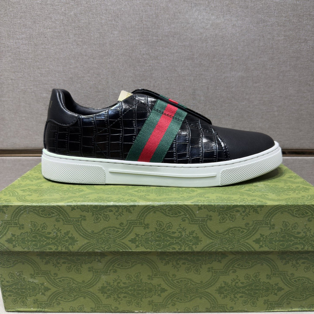 Gucci Green and Red Stripe Low-Top Sneakers — side