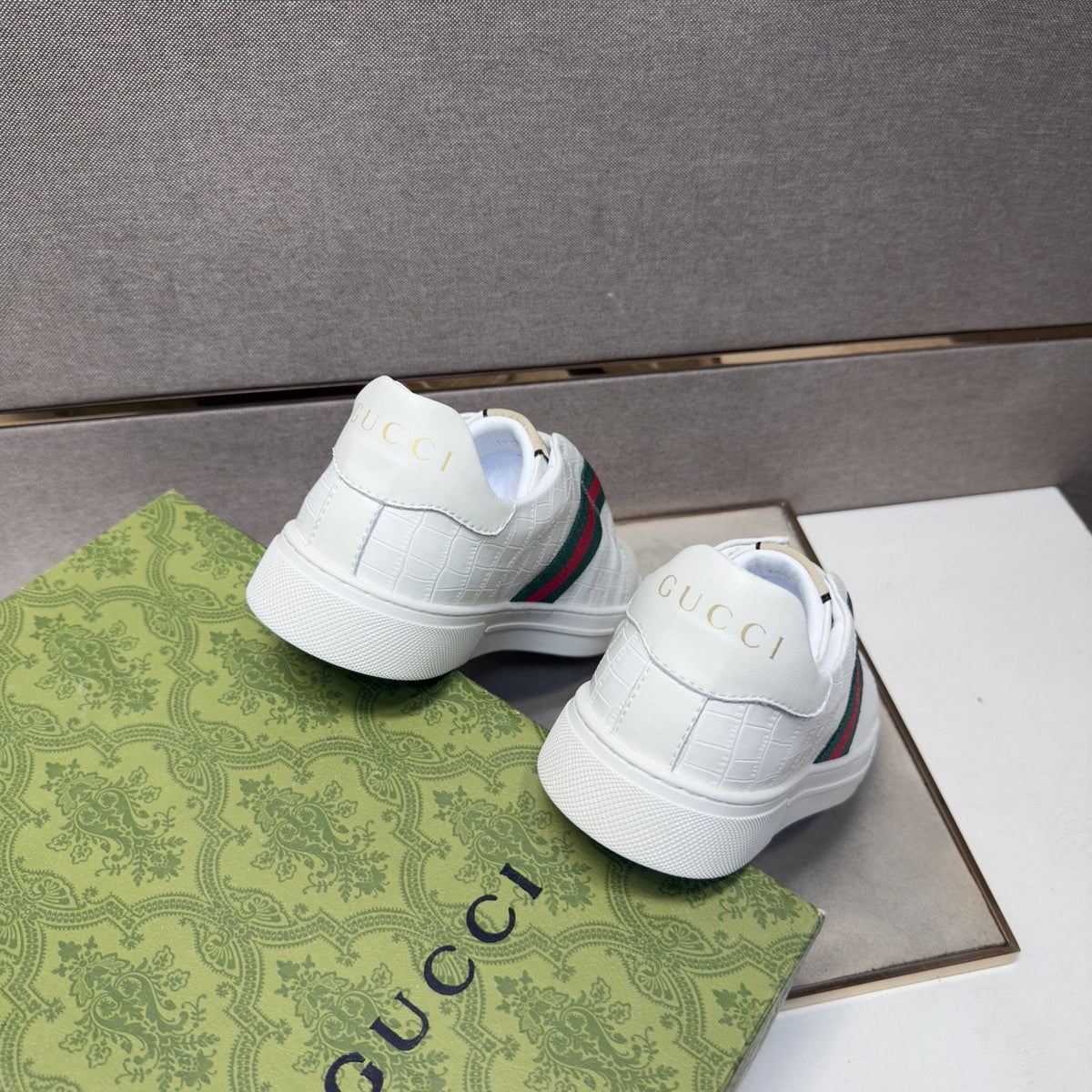 Gucci Green and Red Stripe Low-Top Sneakers — back