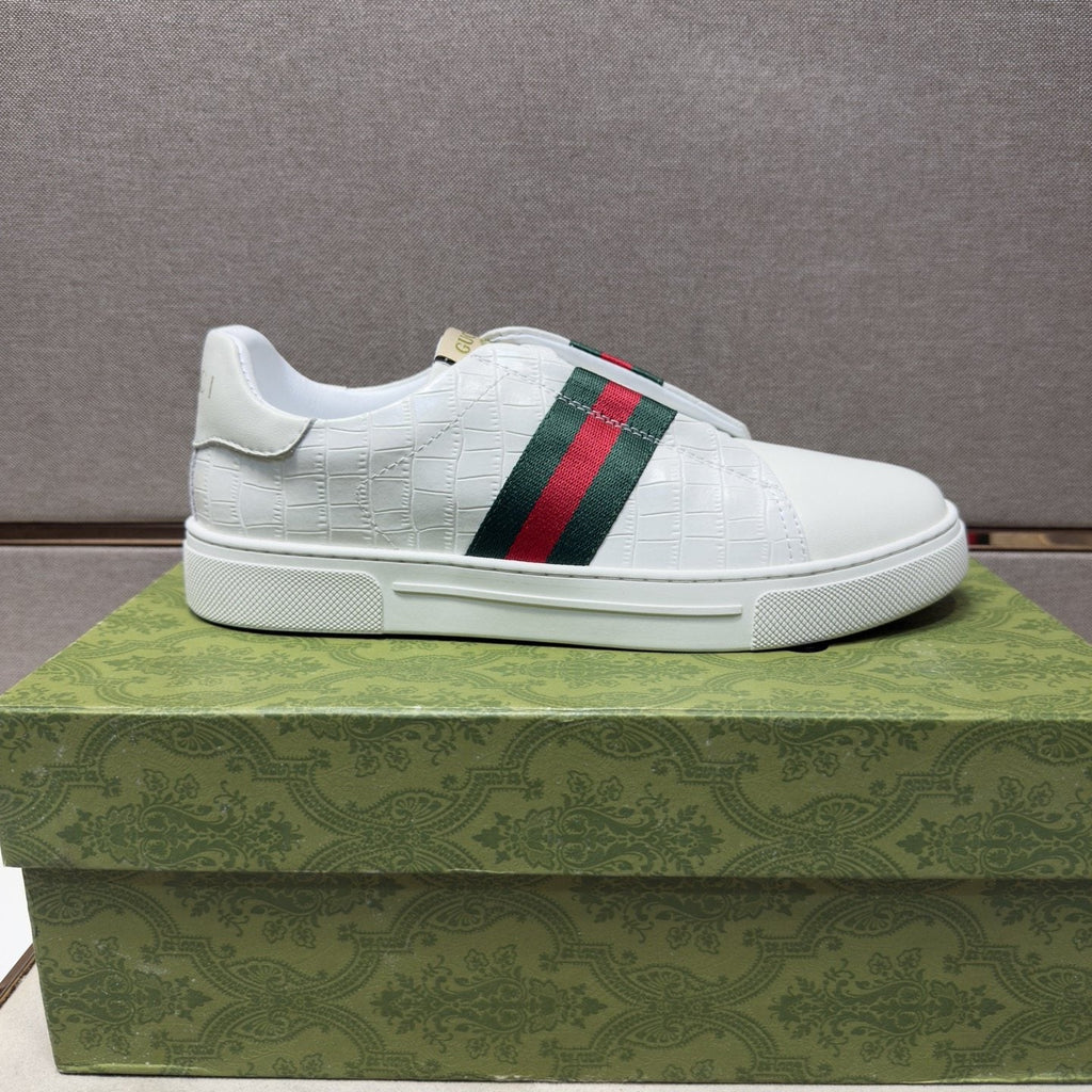 Gucci Green and Red Stripe Low-Top Sneakers — hero