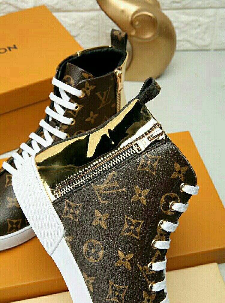 Louis Vuitton Monogram High-Top Sneakers — detail