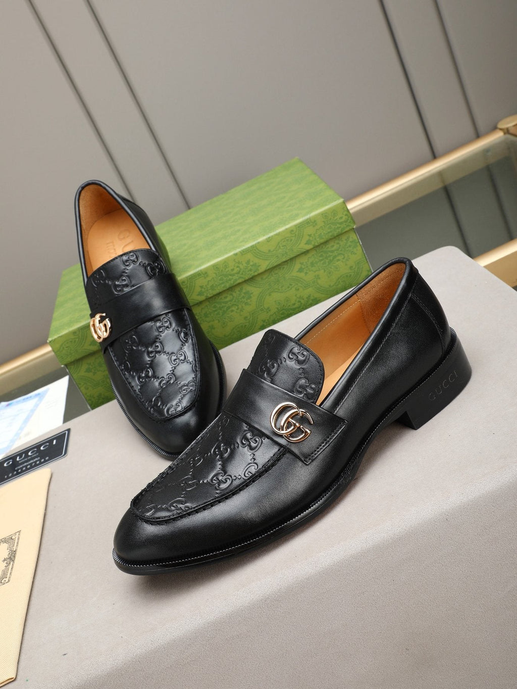 Gucci Black Logo Hardware Loafers — front