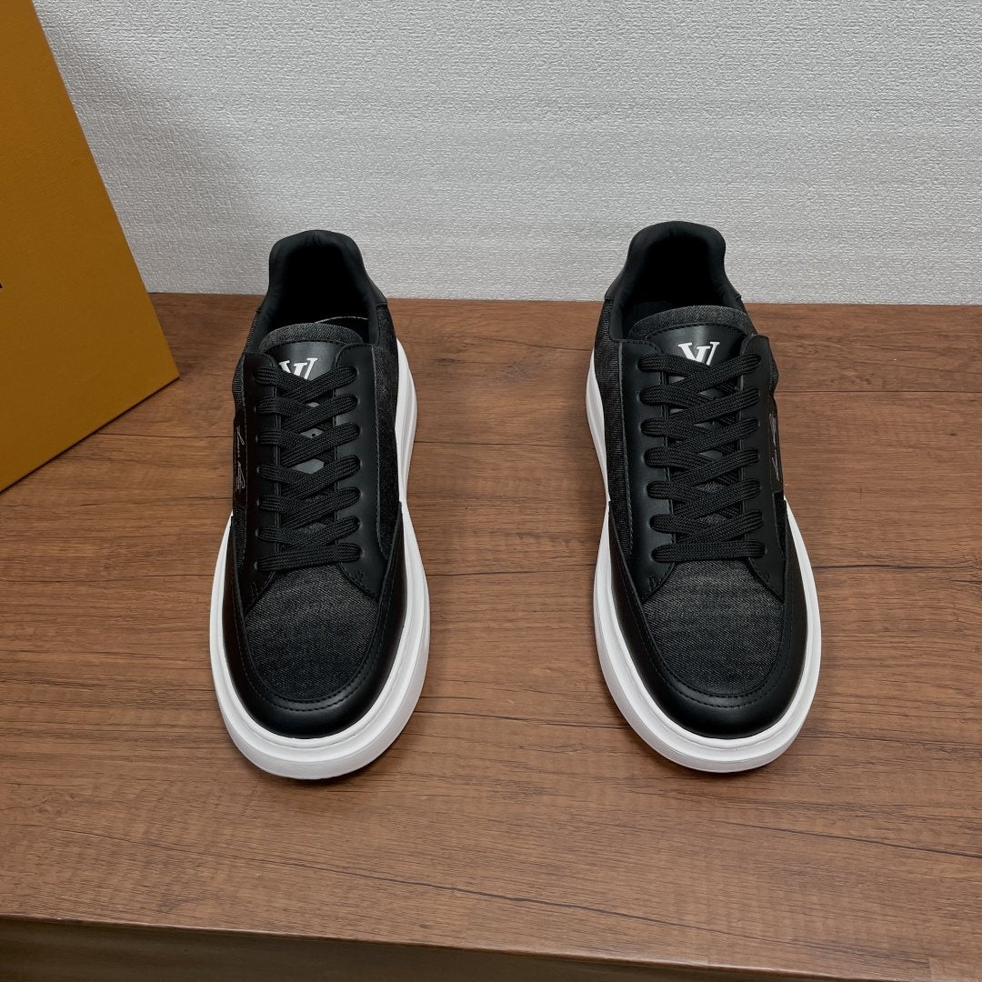 Louis Vuitton Textured Low-Top Sneakers — front