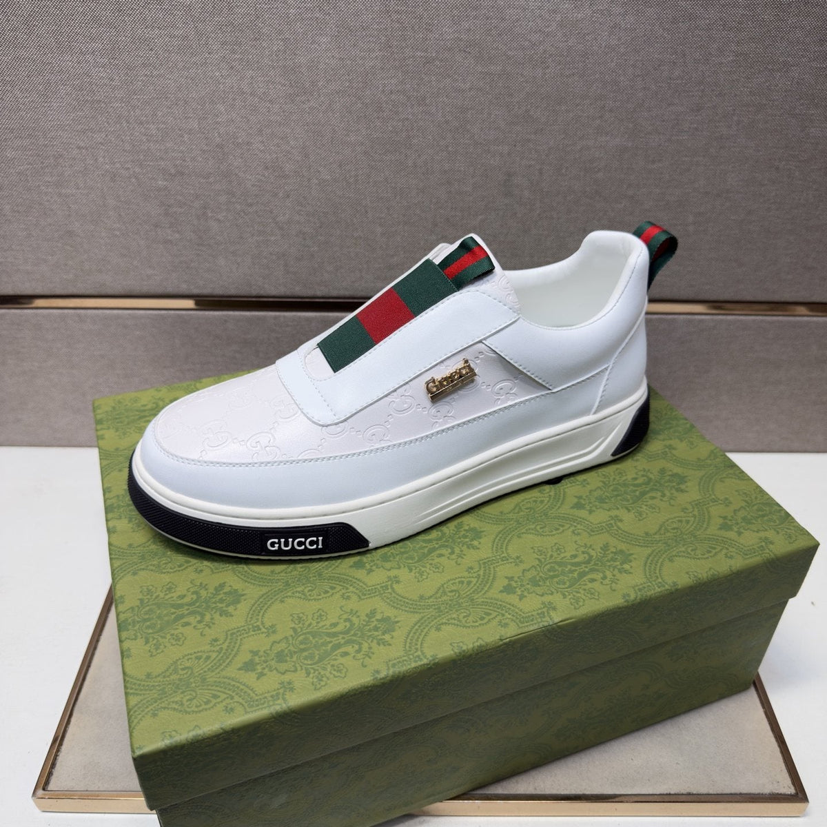 Gucci Green and Red Stripe Low-Top Sneakers — side