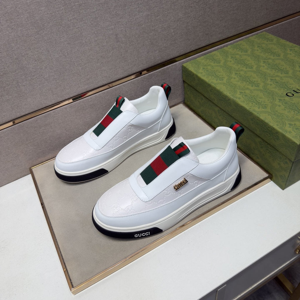 Gucci Green and Red Stripe Low-Top Sneakers — front