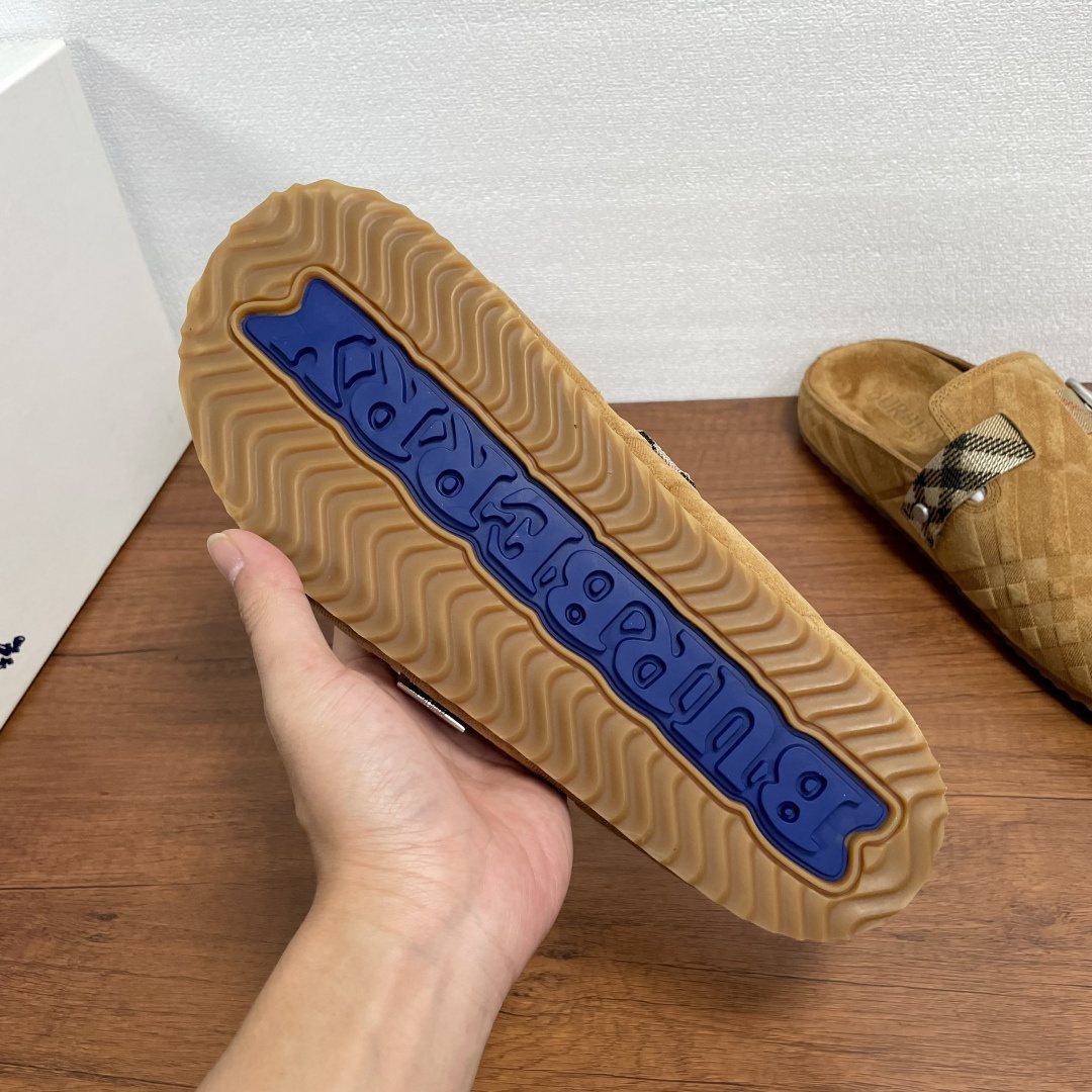 Burberry Men's Patterned Slip-On Sandals — side