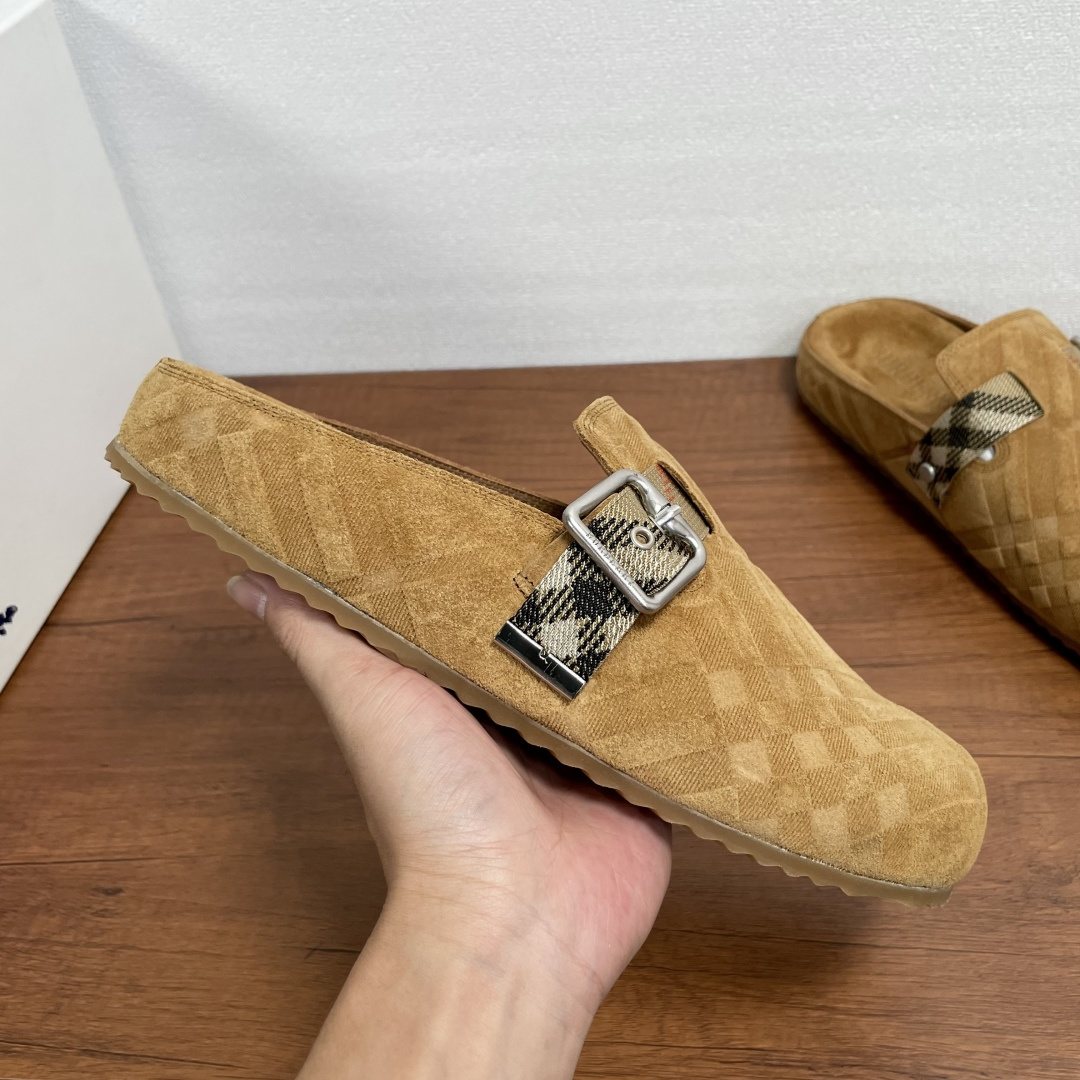 Burberry Men's Patterned Slip-On Sandals — side