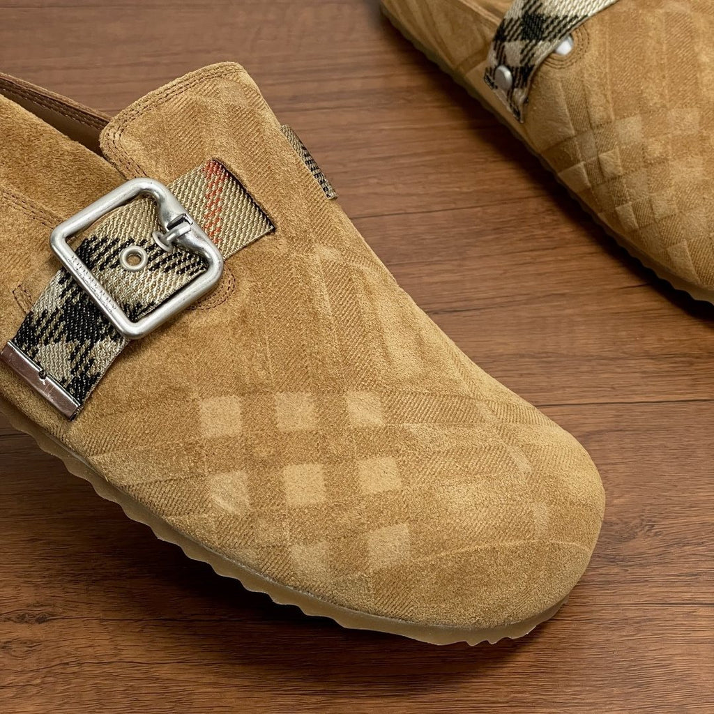 Burberry Men's Patterned Slip-On Sandals — side