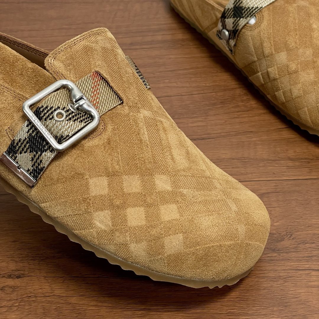 Burberry Men's Patterned Slip-On Sandals — side