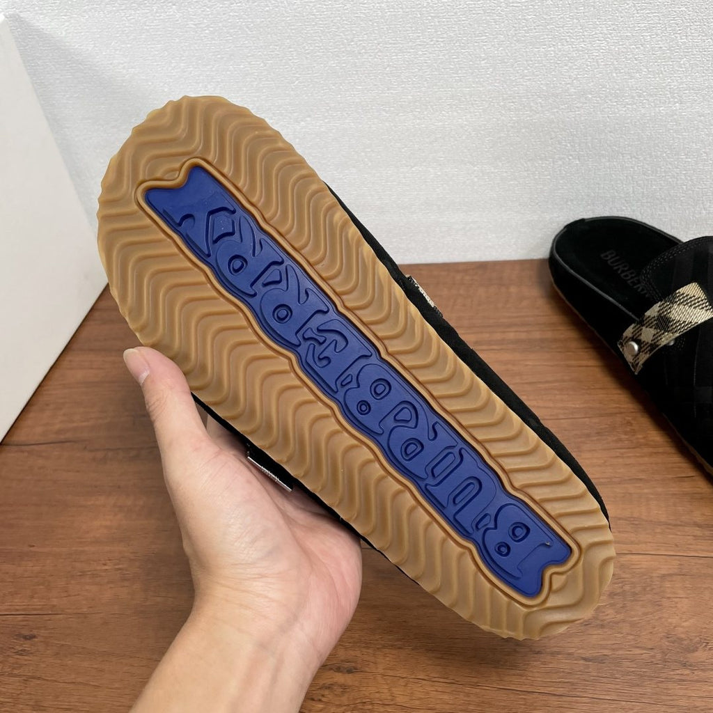 Burberry Men's Patterned Slip-On Sandals — side