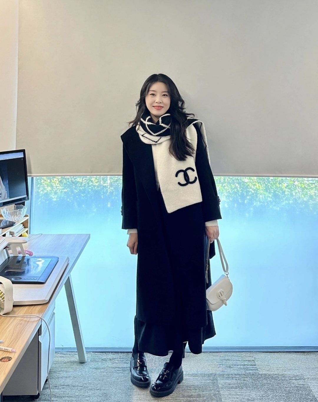 Chanel Black & White Diamond Knit Scarf — model