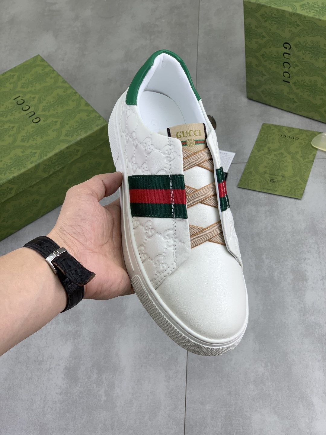 Gucci White Stripe Low-Top Sneakers — model