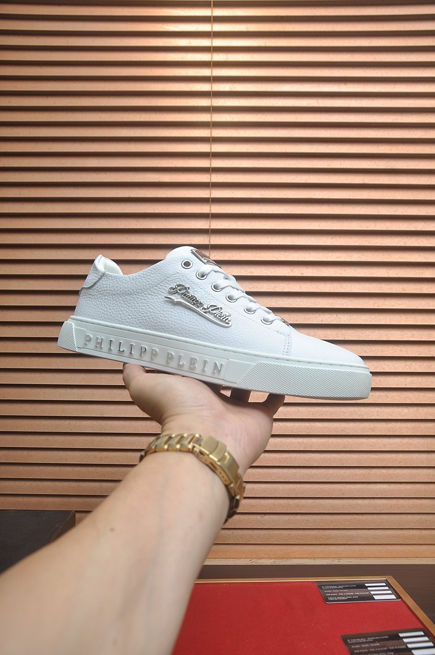 Philipp Plein Low-Top Lace-Up Sneakers — model