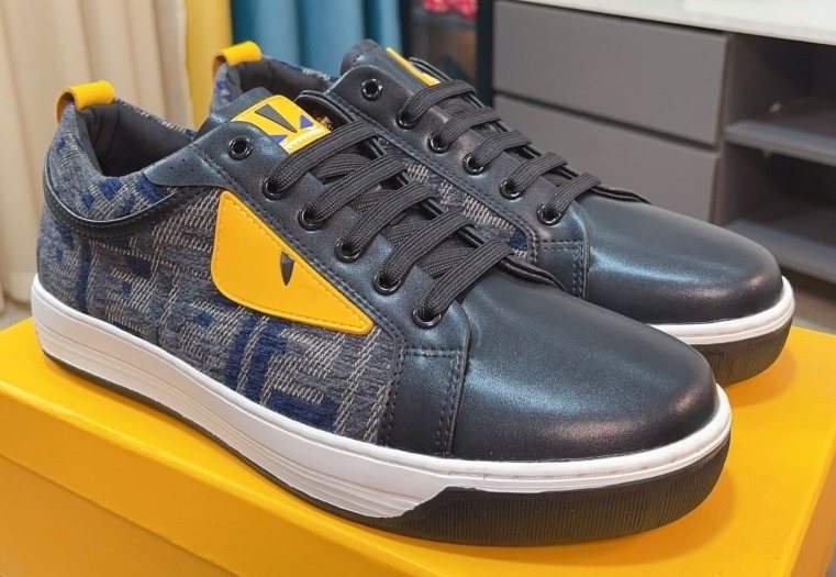 FENDI Patterned Panel Low-Top Sneakers — front