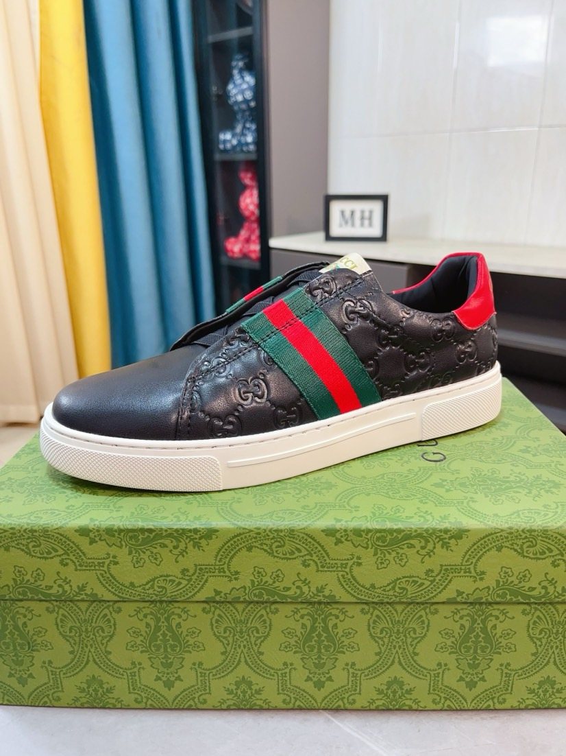 Gucci Black Stripe Low-Top Sneakers — front