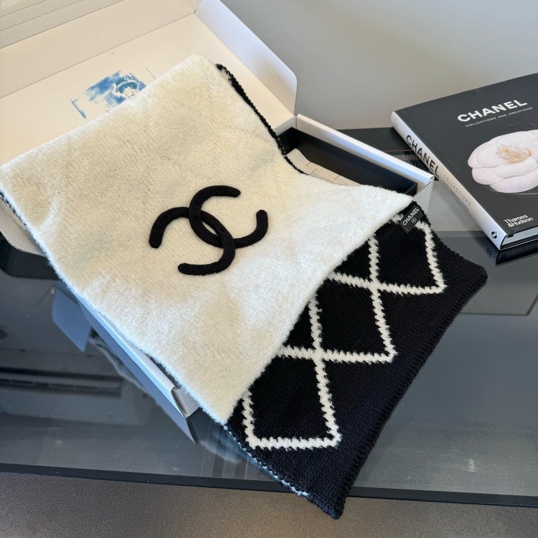 Chanel Black & Ivory Knit Scarf — side