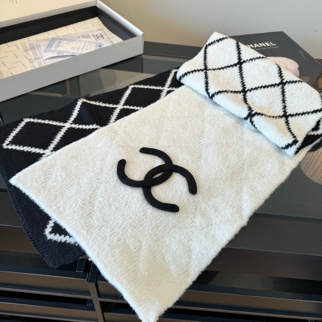 Chanel Ivory & Black Knit Scarf — front