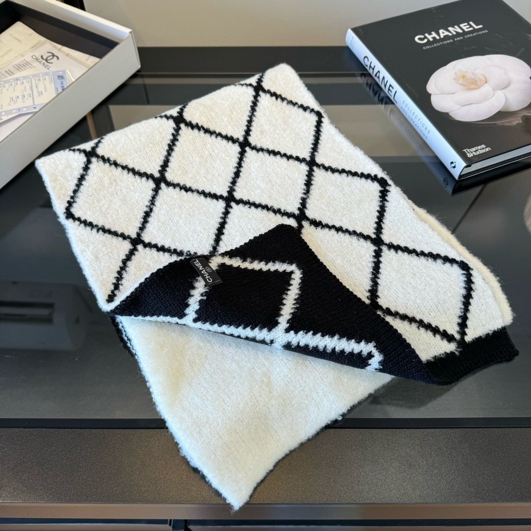 Chanel Black & Ivory Knit Scarf — back