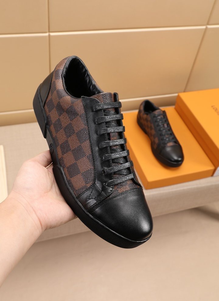 Louis Vuitton Checkered Leather Low-Top Sneakers — model