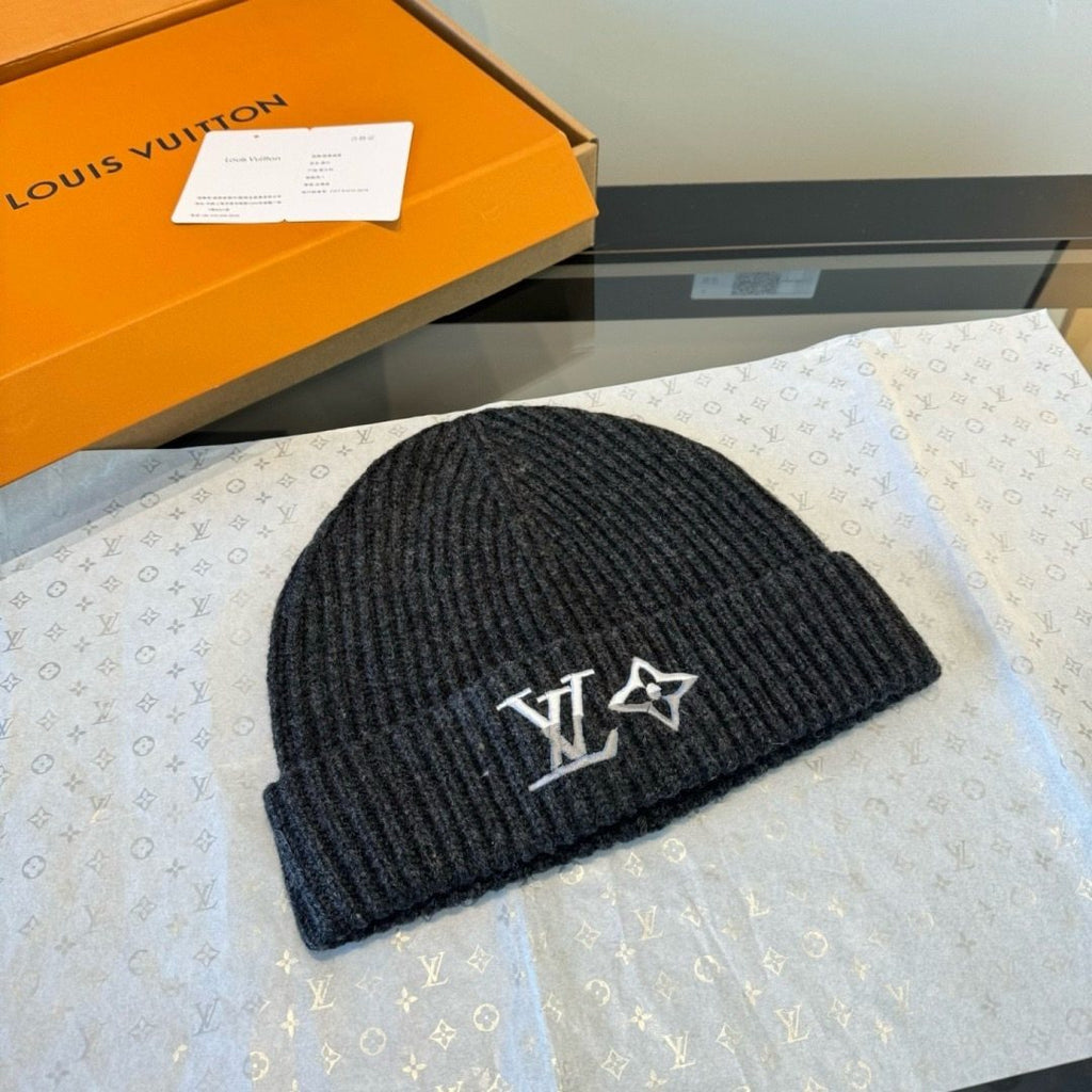 Louis Vuitton Rib-Knit Beanie & Scarf Set — detail