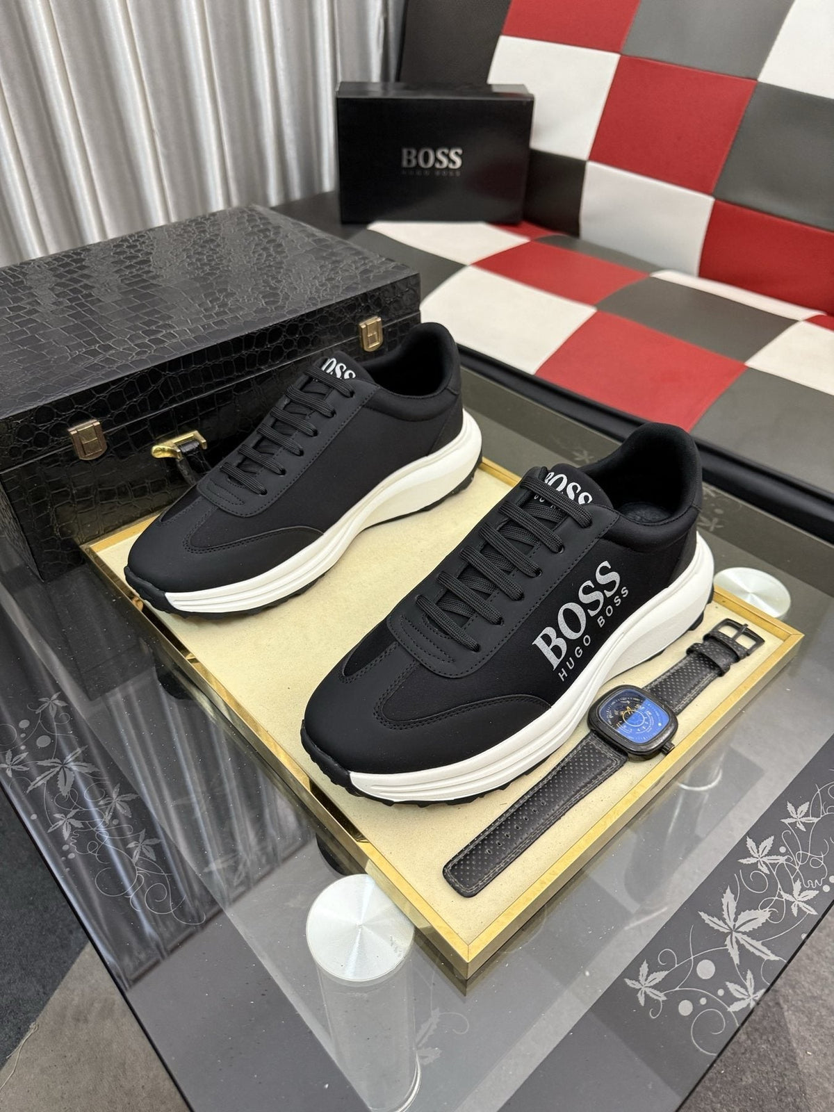 Hugo Boss Logo Low-Top Sneakers — front