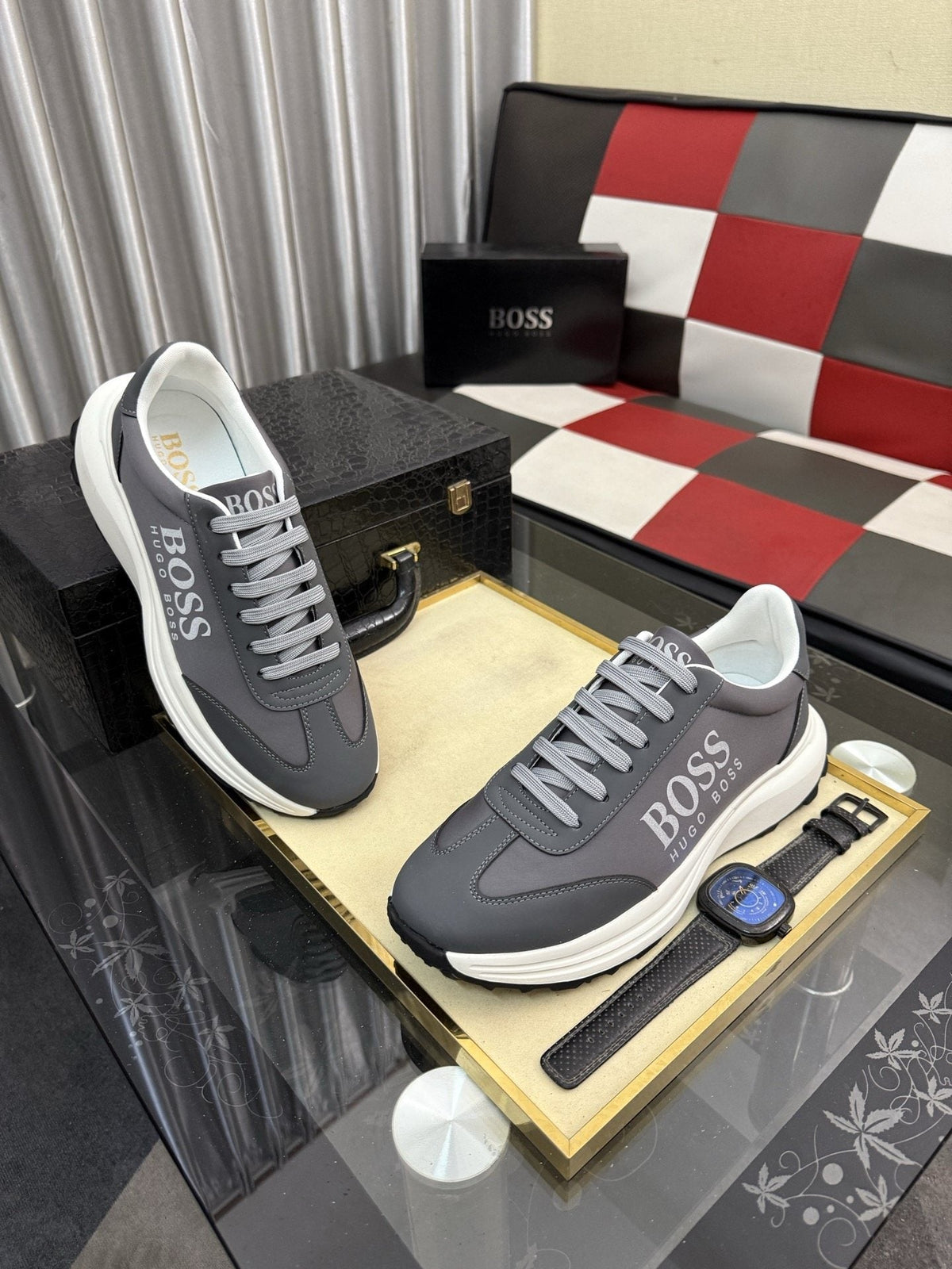 Hugo Boss Logo Low-Top Sneakers — hero