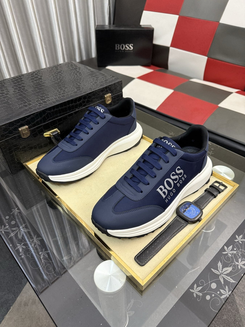 Hugo Boss Logo Low-Top Sneakers — front