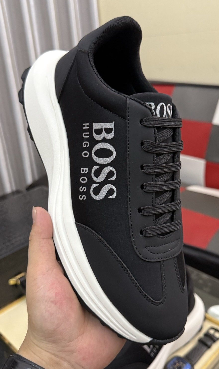 Hugo Boss Logo Low-Top Sneakers — front