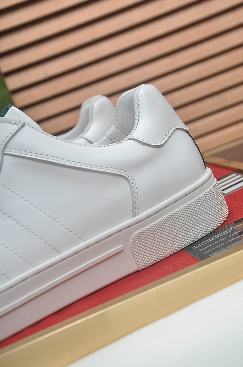 Gucci Web Stripe Low-Top Sneakers — detail
