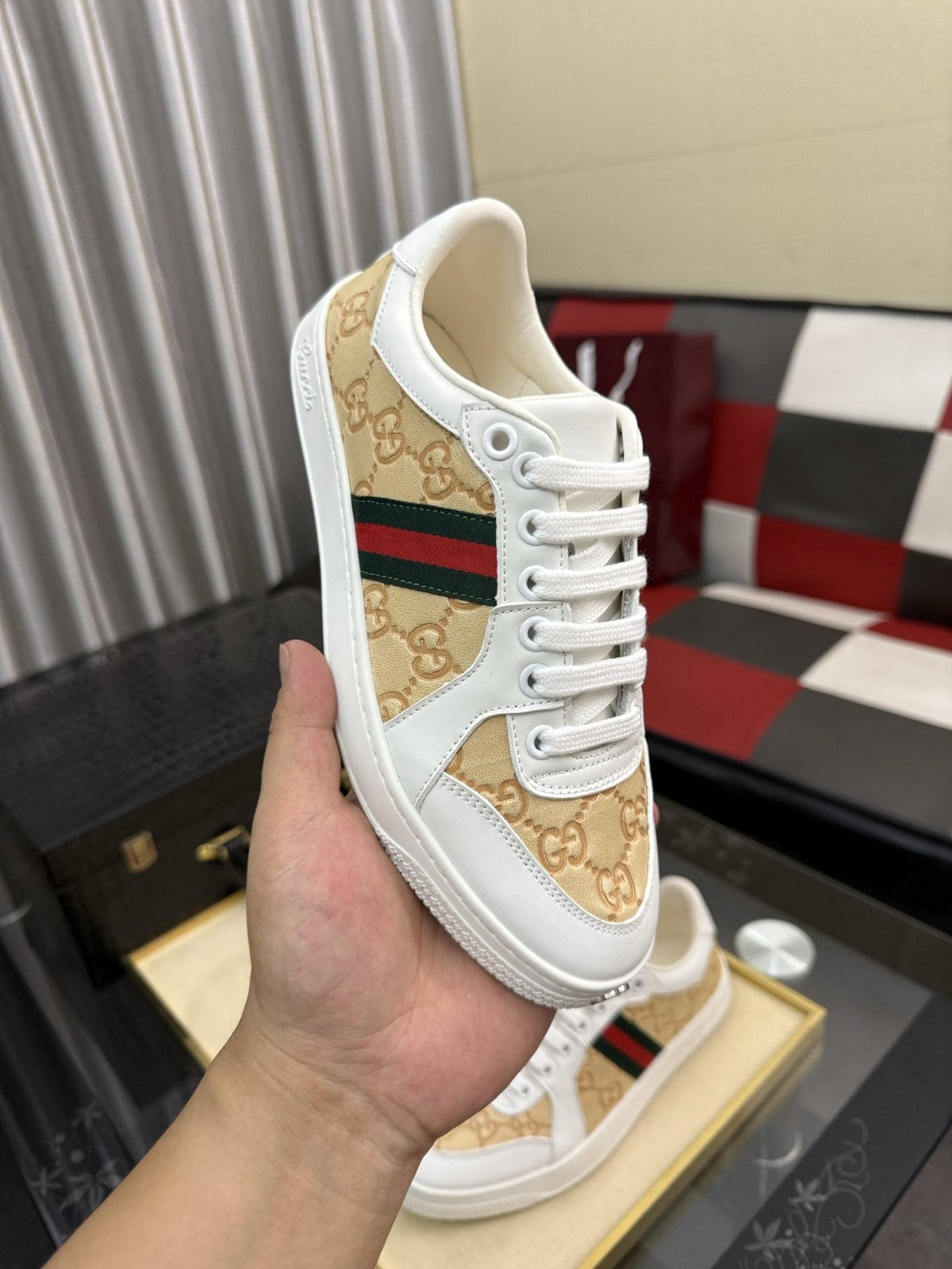 Gucci Patterned Low-Top Sneakers with Stripes — model