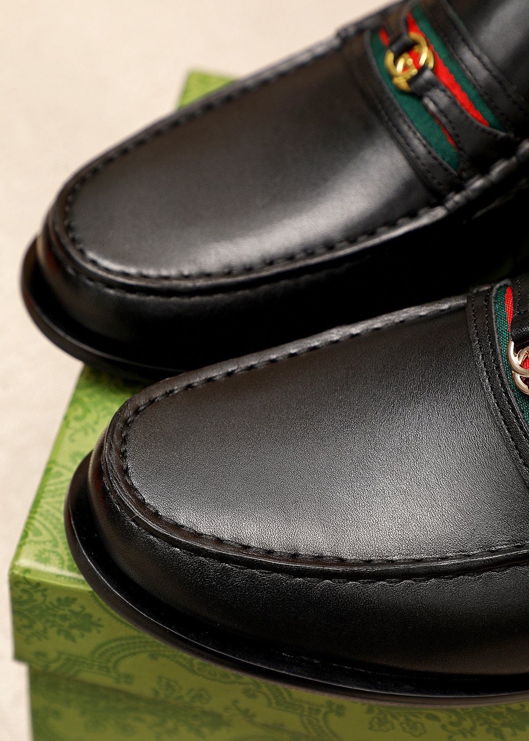 Gucci Web Stripe Leather Loafers — detail