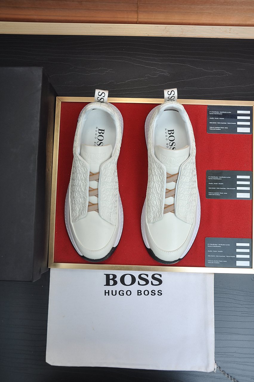 Hugo Boss Textured Low-Top Sneakers — front