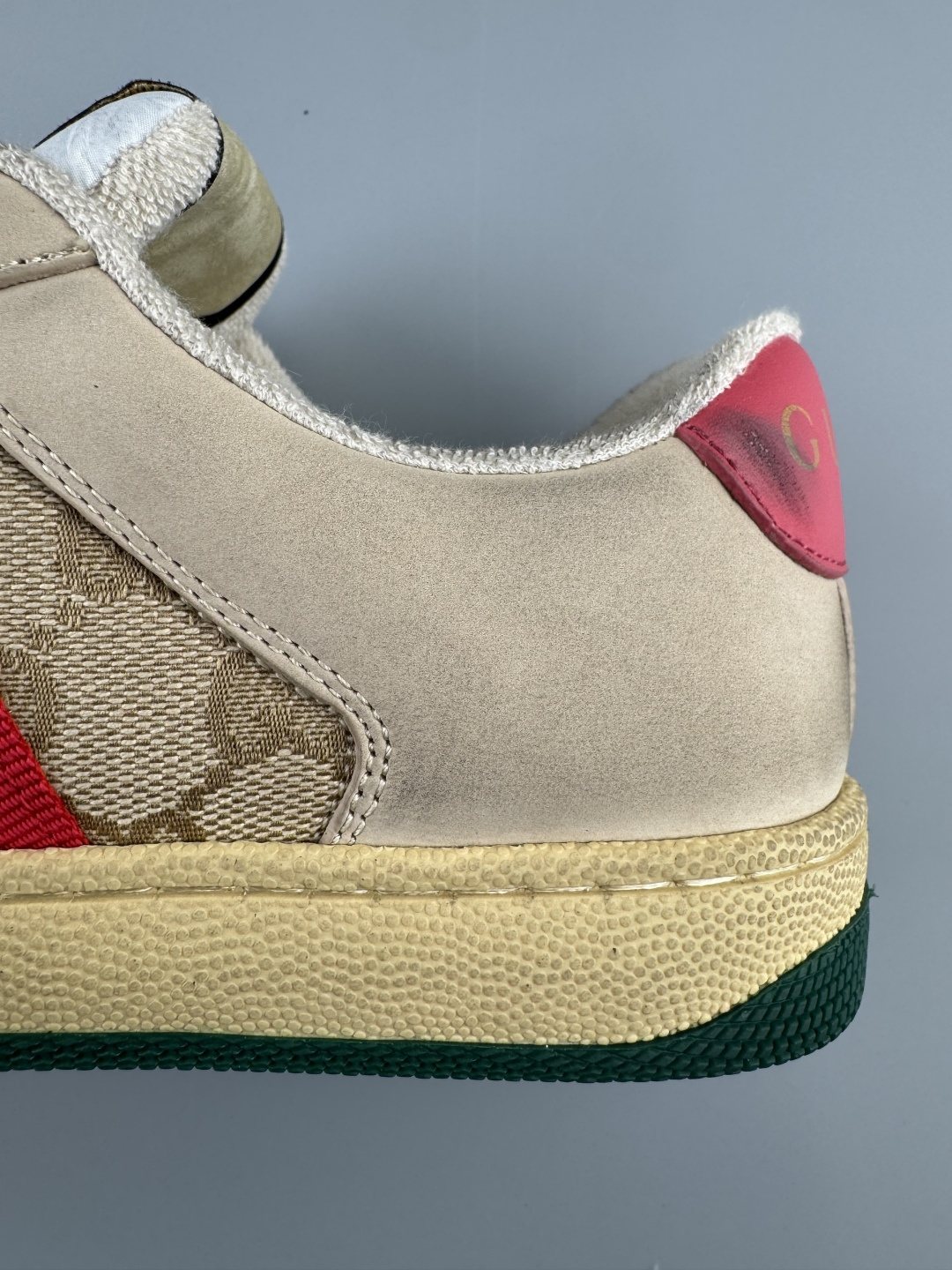 Gucci Beige Stripe Low-Top Sneakers — detail