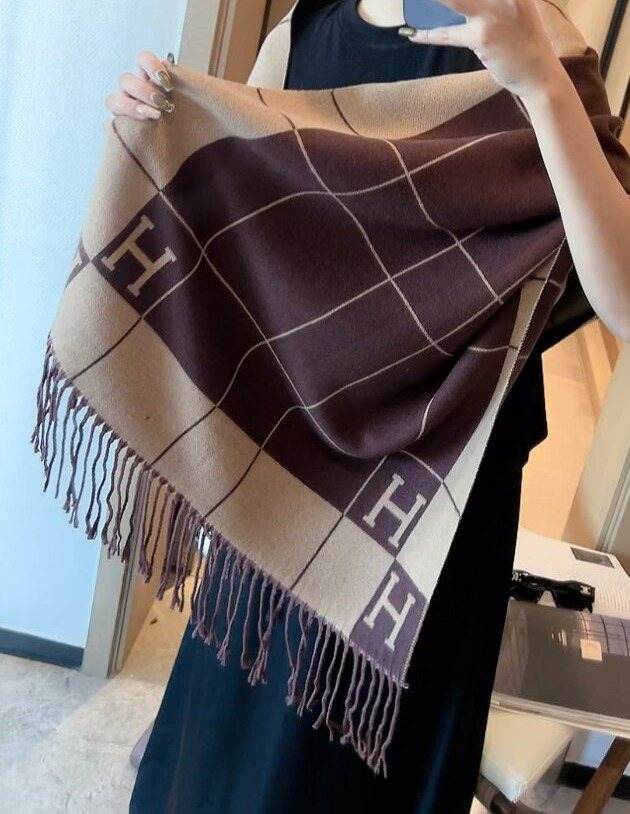 Fringed Grid Motif Scarf — model