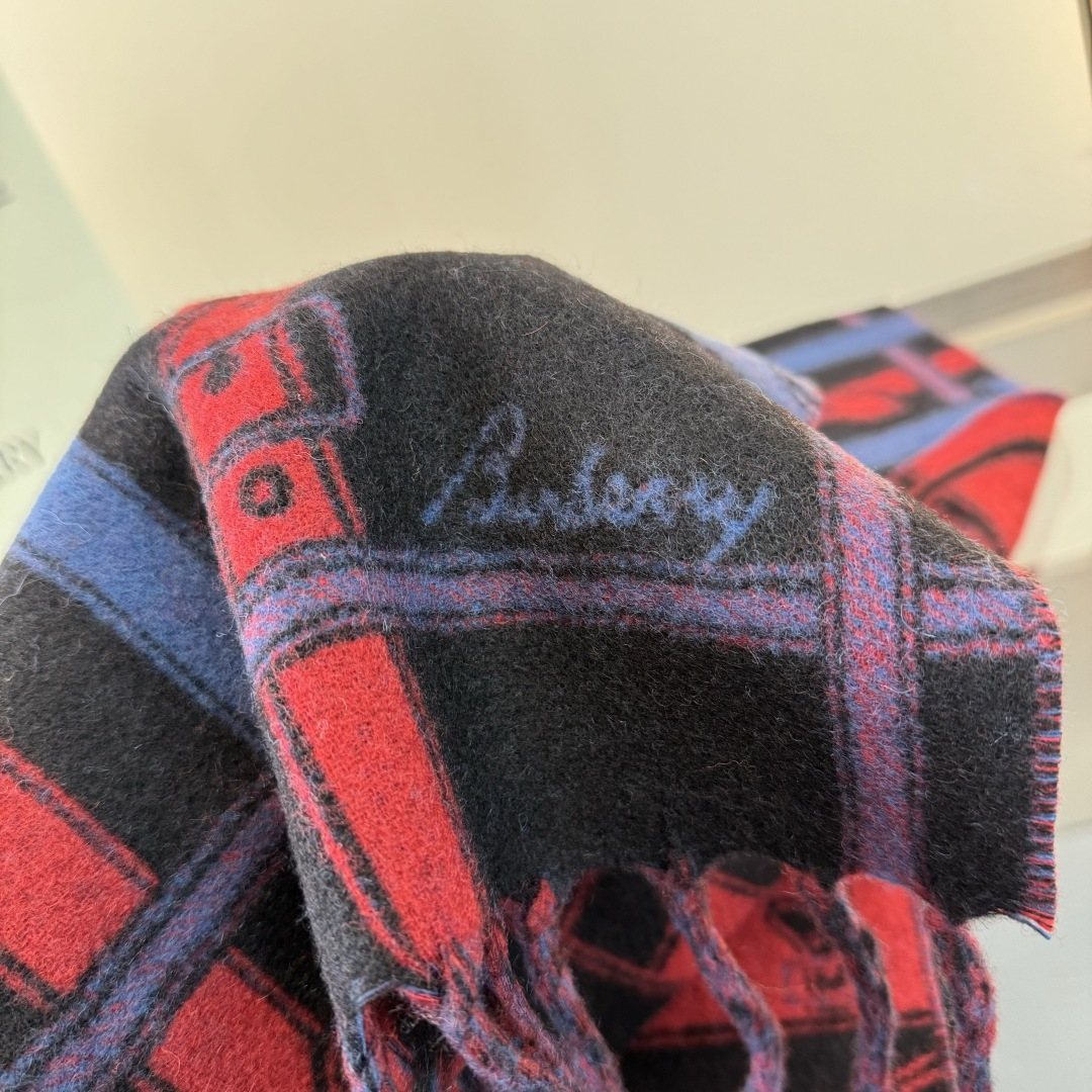 Burberry Geometric Fringed Scarf — detail