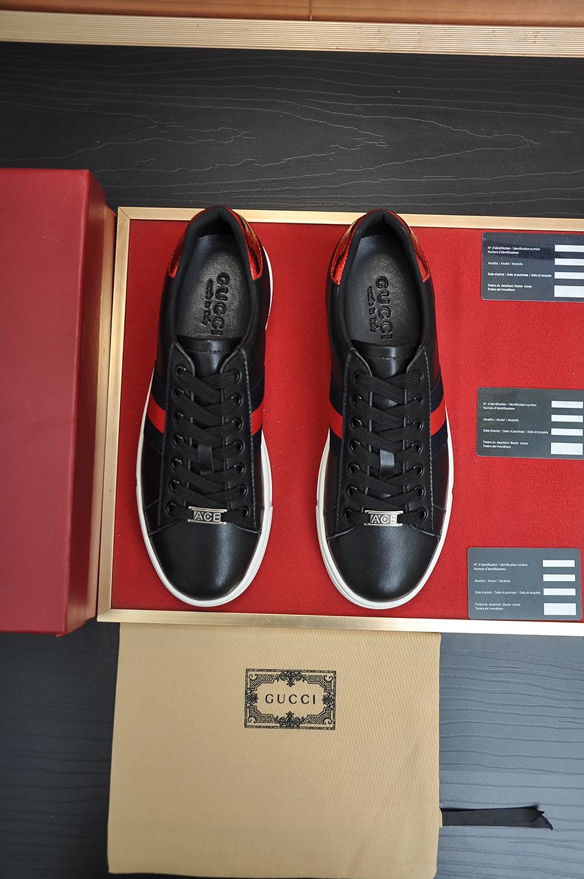 Gucci Striped Low-Top Sneakers — front