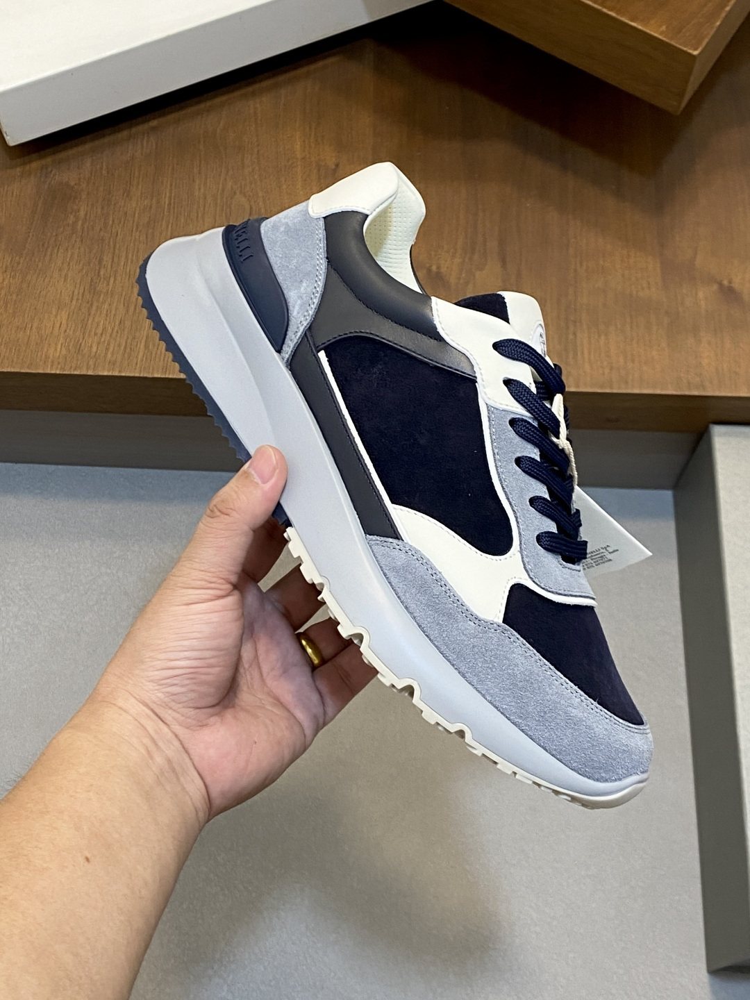 Brunello Cucinelli Navy and Gray Low-Top Sneakers — model