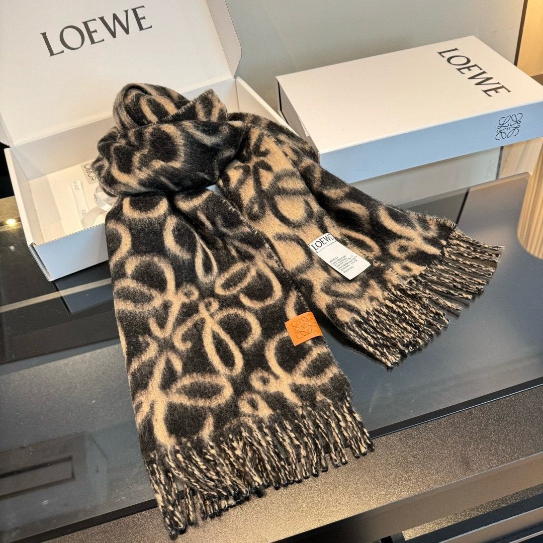LOEWE Loop-Pattern Fringed Scarf — front