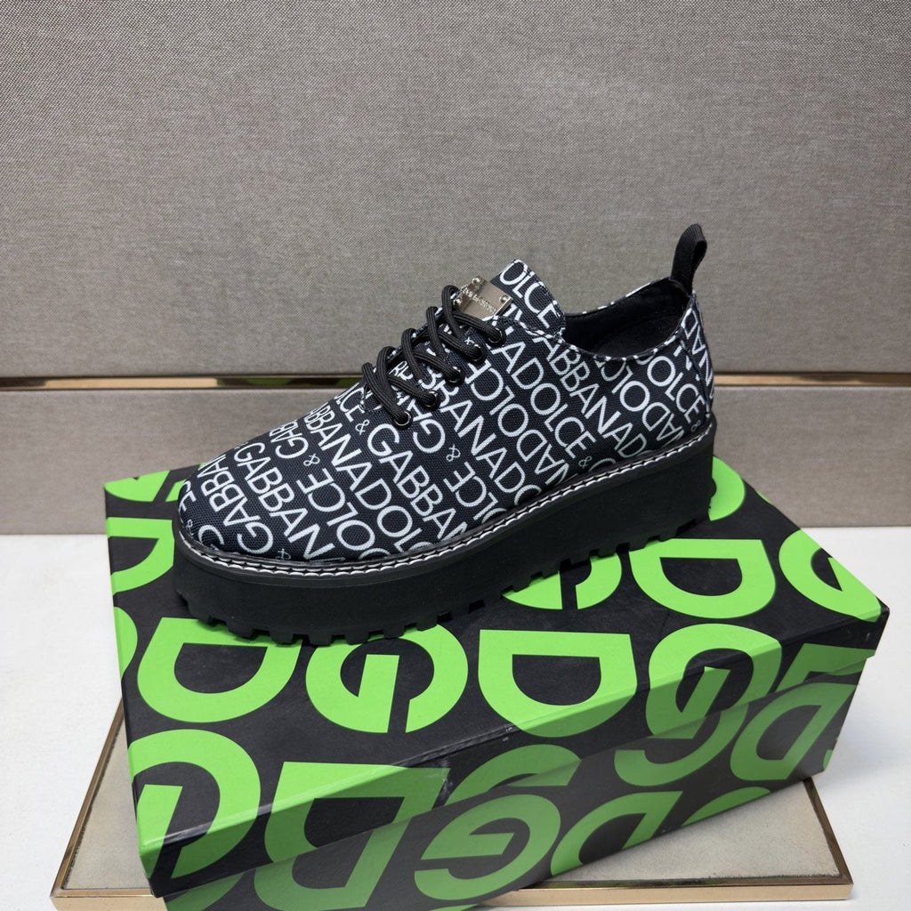 Dolce & Gabbana Letter Print Lug Sole Shoes — side