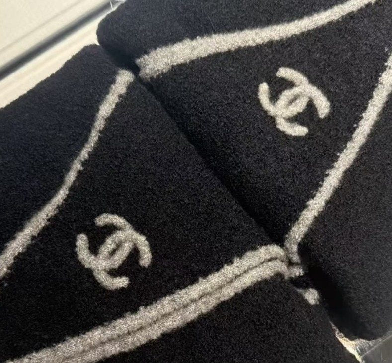 Black Triangle Scarf with White Trim — detail