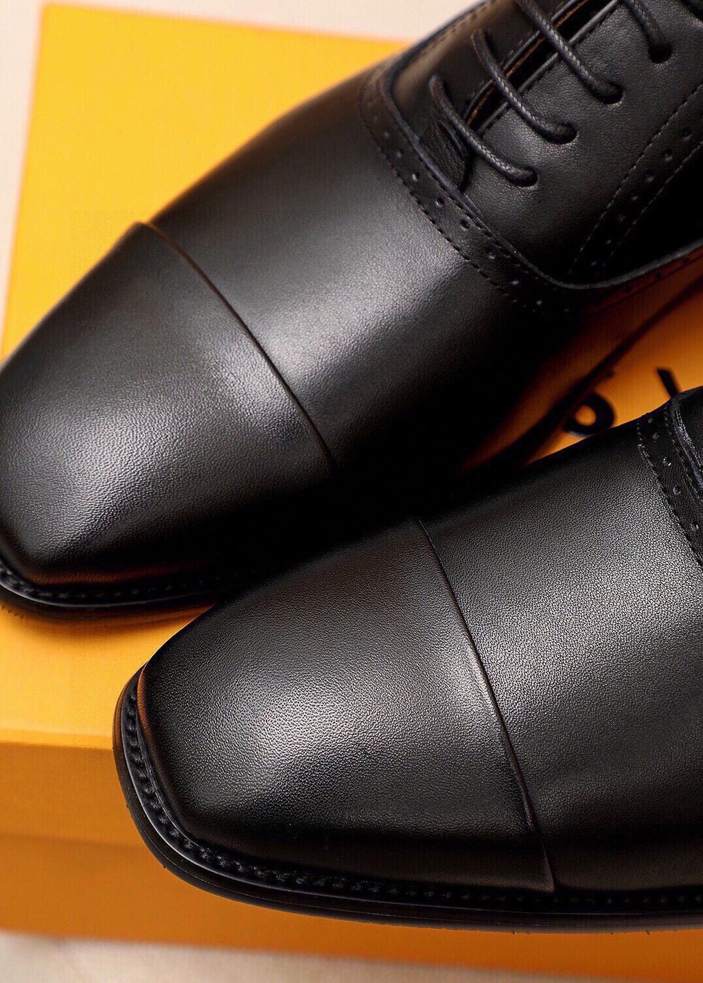 Louis Vuitton Cap-Toe Lace-Up Dress Shoes — detail