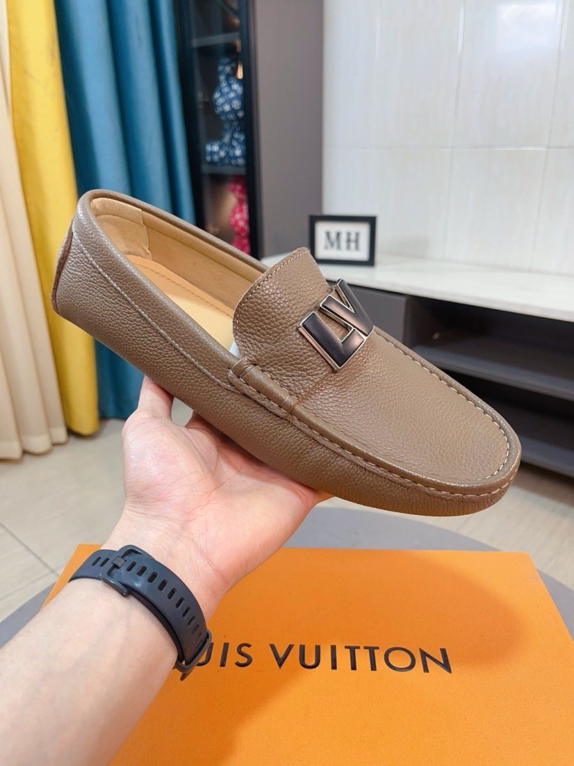 Louis Vuitton Pebbled Metal-Accent Driving Loafers — front