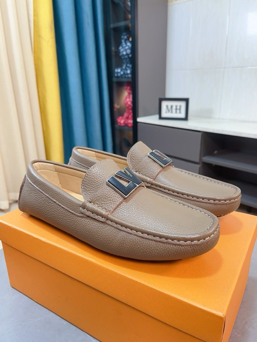 Louis Vuitton Pebbled Metal-Accent Driving Loafers — side