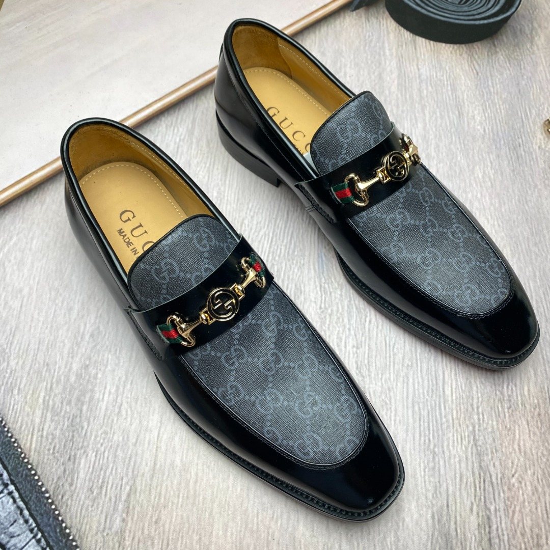 Gucci Horsebit Pattern Loafers — front
