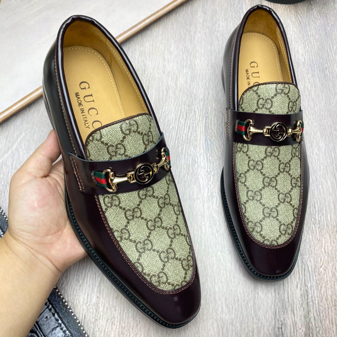 Gucci Horsebit Pattern Loafers — model