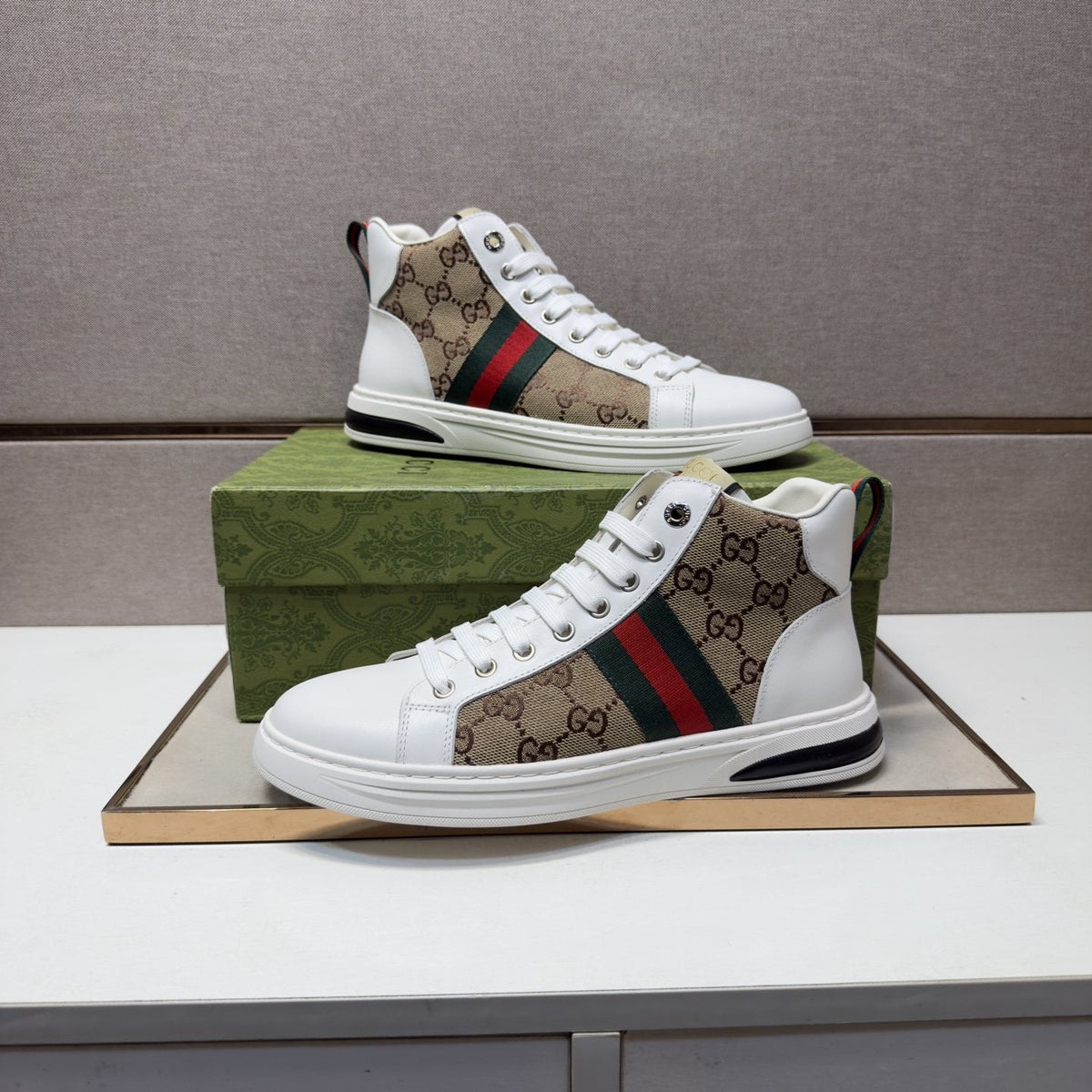 Gucci Men's Striped High-Top Sneakers — model