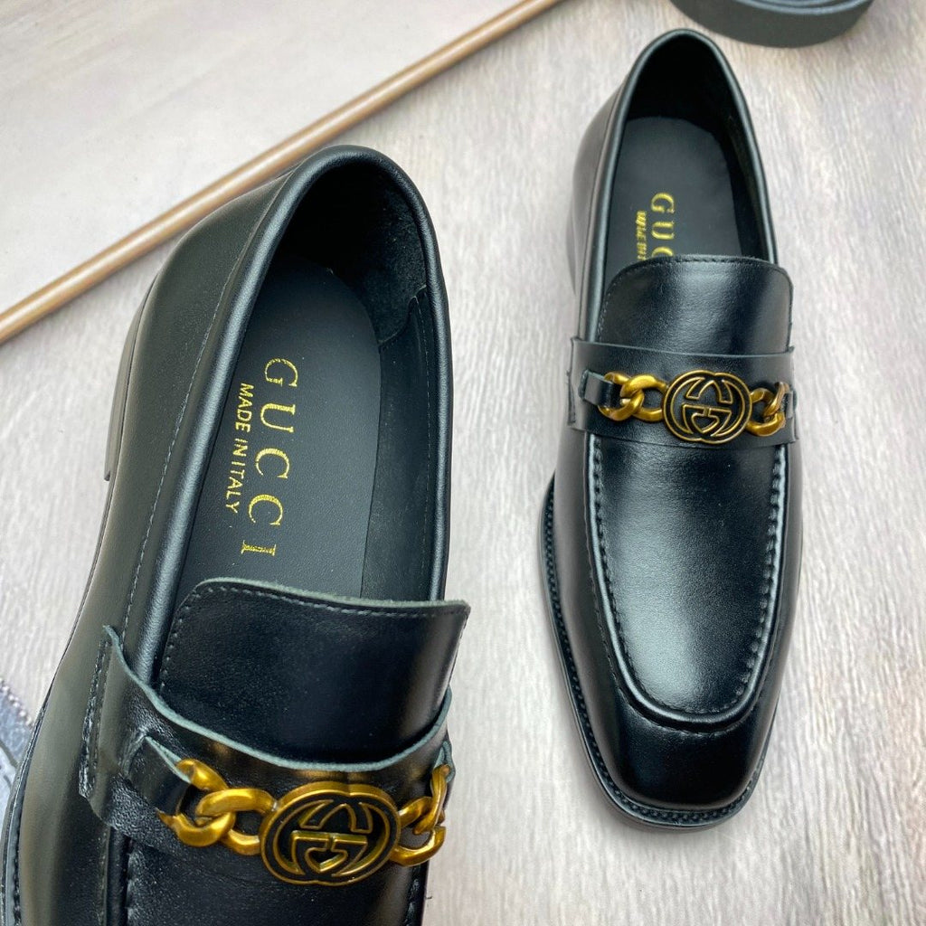 GUCCI Black Gold-Tone Hardware Loafers — detail