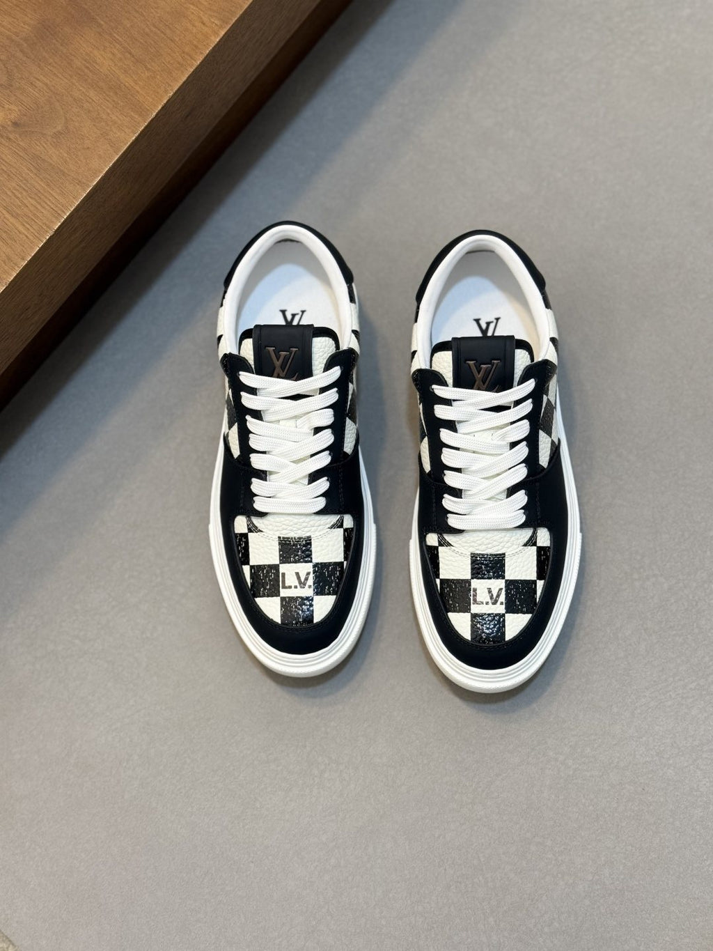 Louis Vuitton Checkerboard Low-Top Sneakers — front